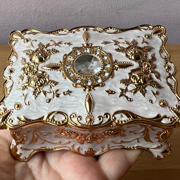RHINESTONES BEJEWELED PEARLIZED ENAMELED GOLDEN RING JEWELRY BOX VANITY DECOR